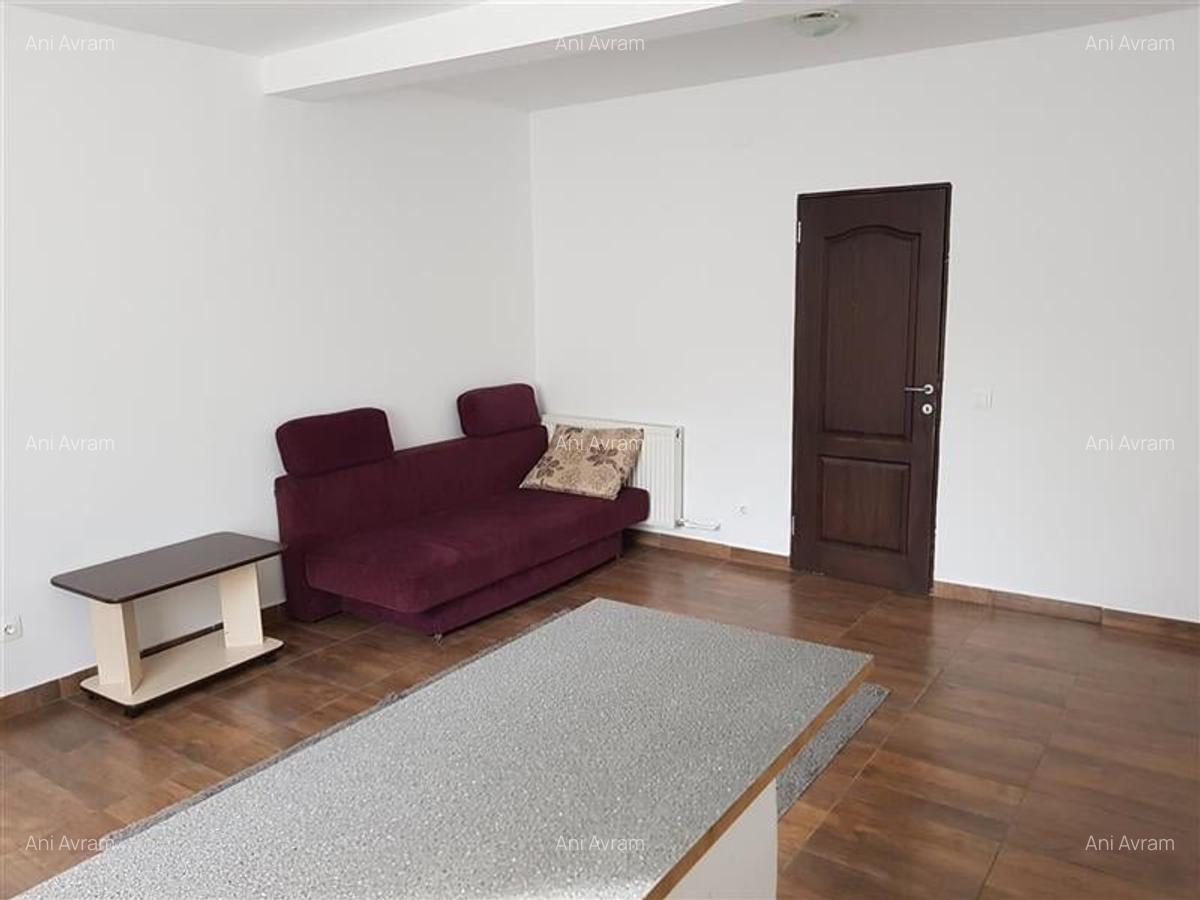 De vanzare casa/spatiu comercial in zona Nova Vita - 1