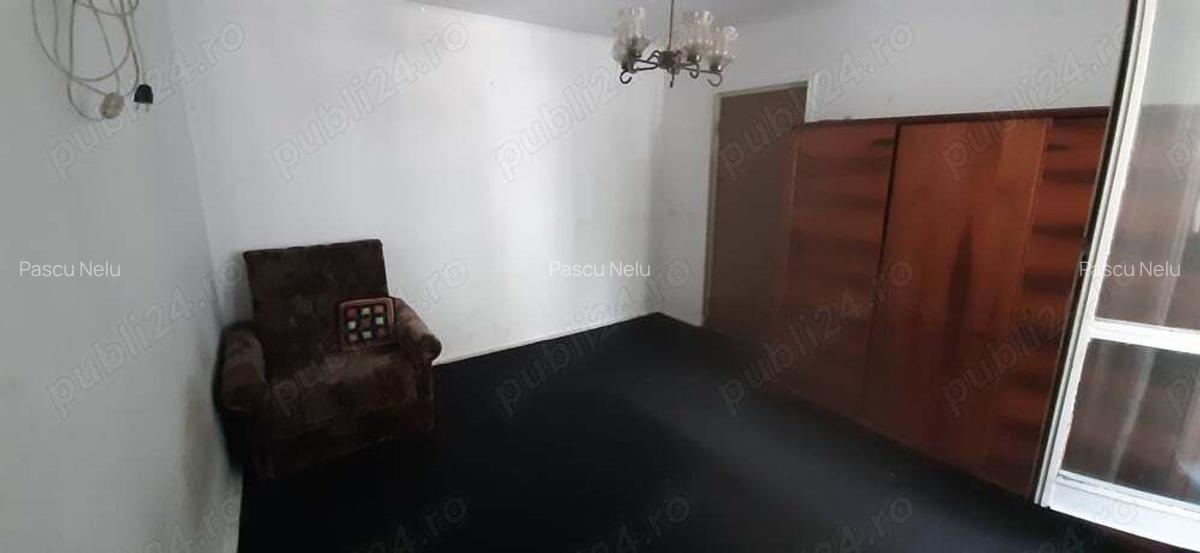 Inchiriez apartament 3 camere - 1