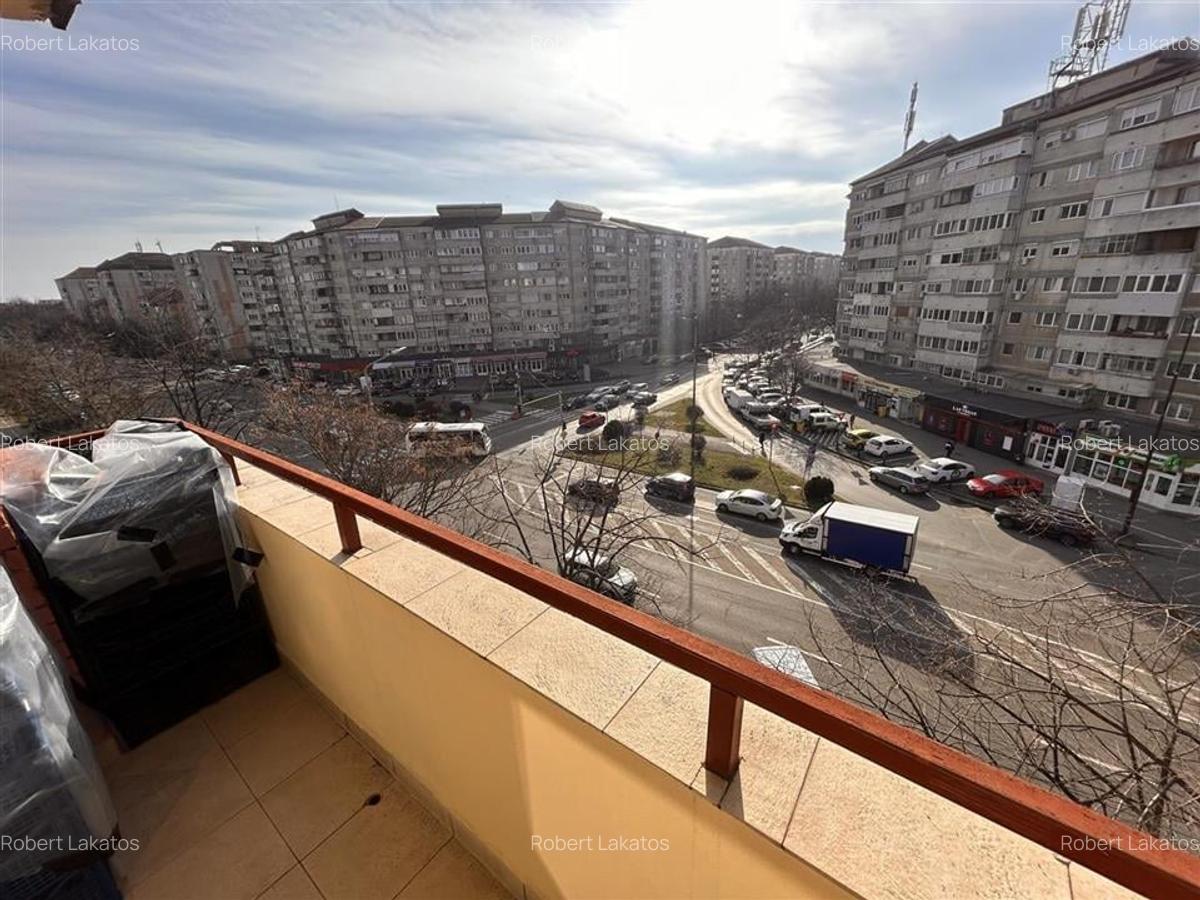 Apartament cu 3 camere decomandat în Rogerius - 4