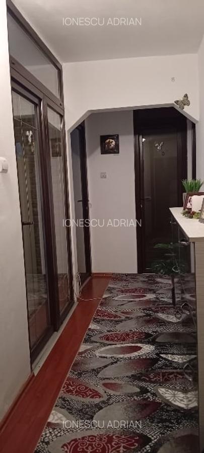 Direct proprietar – Apartament mobilat, vedere sud – Zărnești, 69.900 € - 14