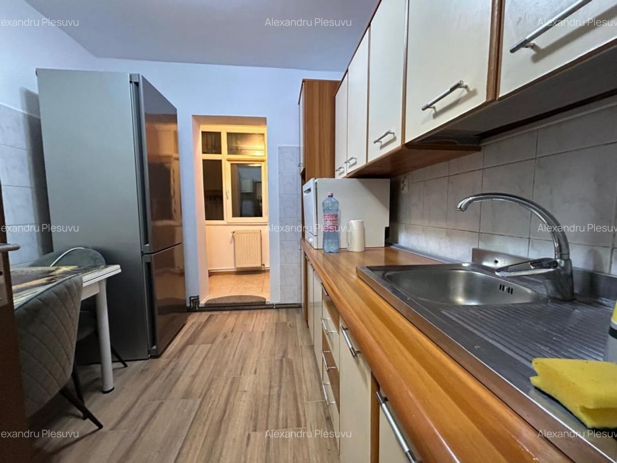 INCHIRIERE-APARTAMENT 3 CAMERE-DECOMANDAT-NICOLINA - 4