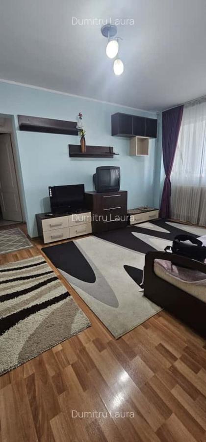 P.Ros Piata Nicolina, apartament 2 camere, 400euro/luna - 2 P.Ros Piata Nicolina, apartament 2 camere, 400euro/luna - 2