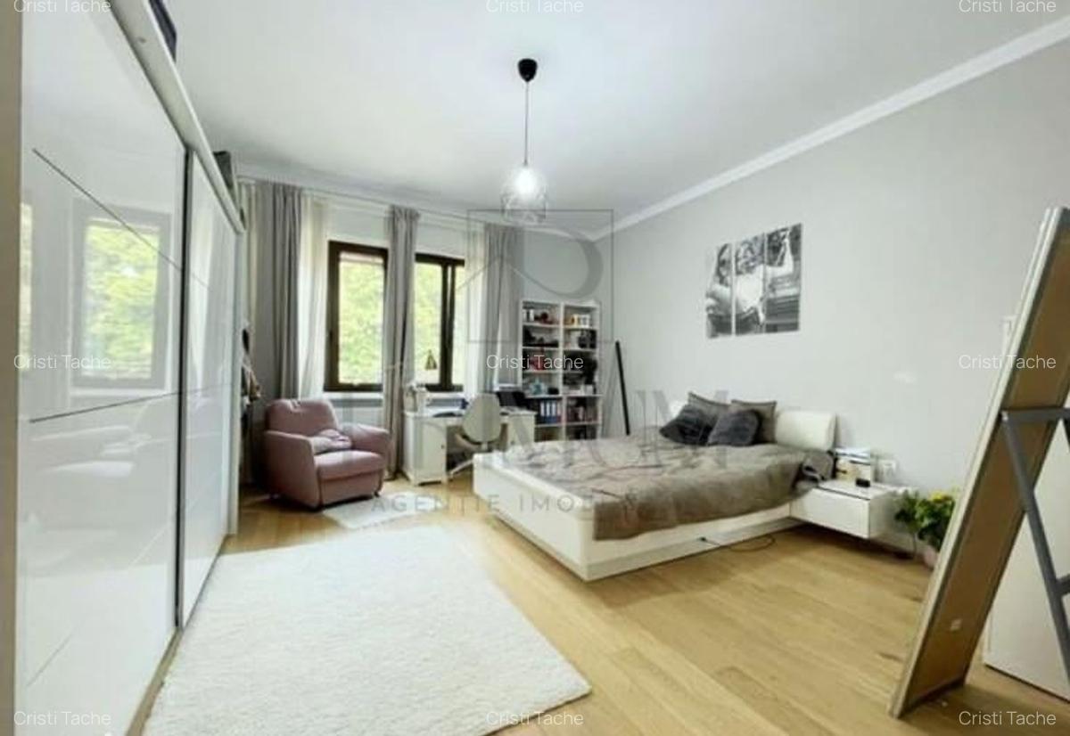 CENTRAL - ETAJ 1 - RENOVAT - 4 camere - 3 bai - centrala proprie - clima - GARAJ - 8