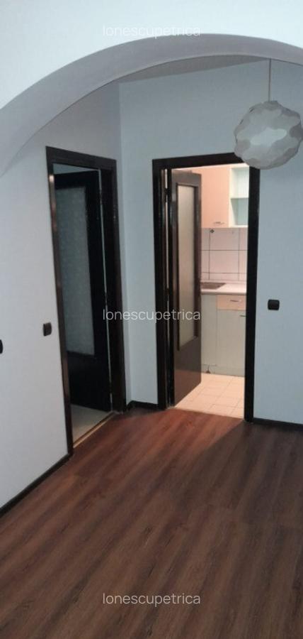 Inchiriez garsoniera cartier ANL Brancu?i sector 6 - 250 m de metrou - 13