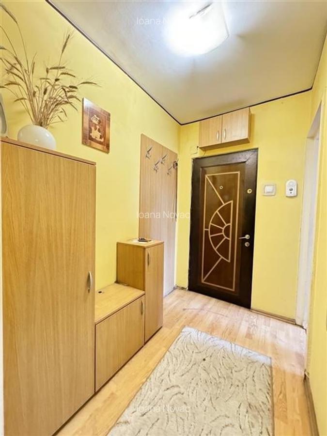 Apartament cu 3 camere semidecomandat în Central - 3
