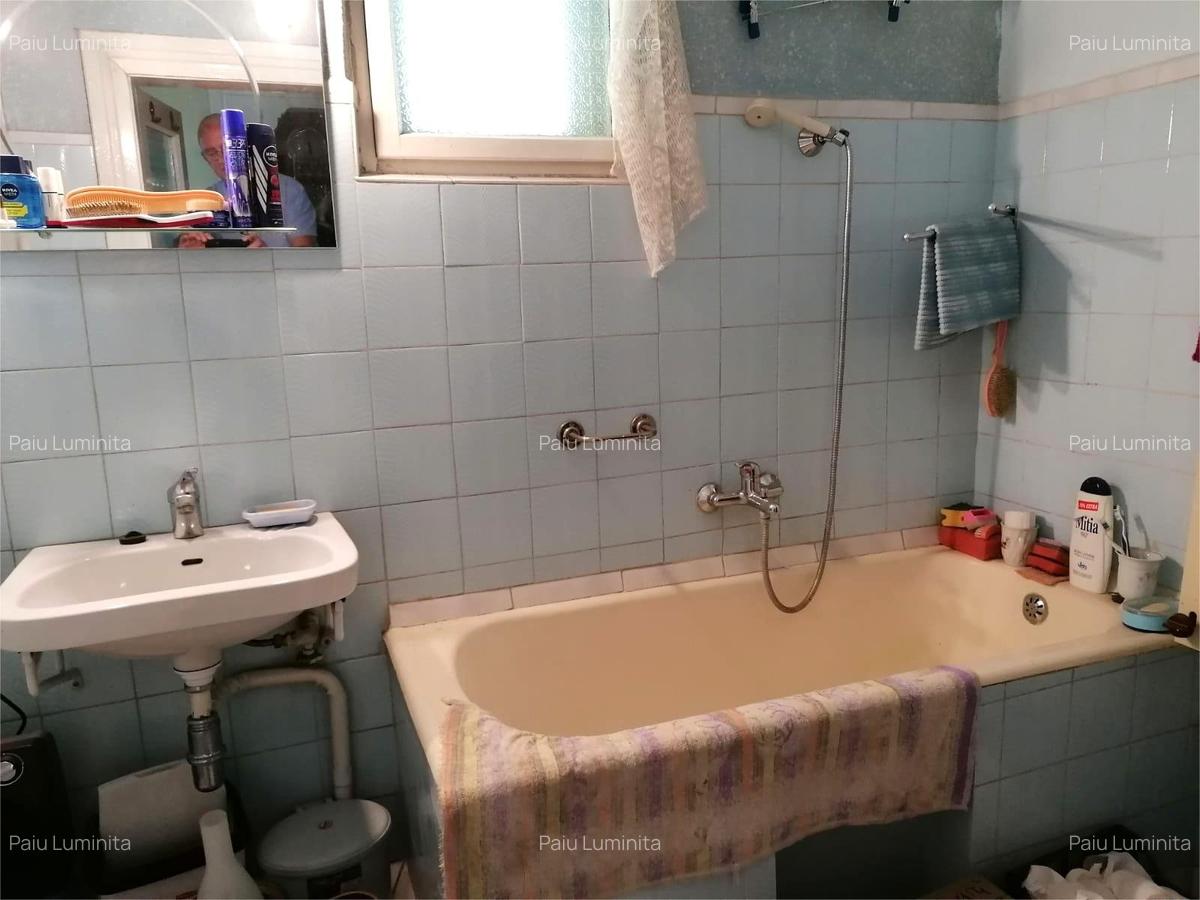 Apartament cu 3 camere semidecomandat în Central - 8