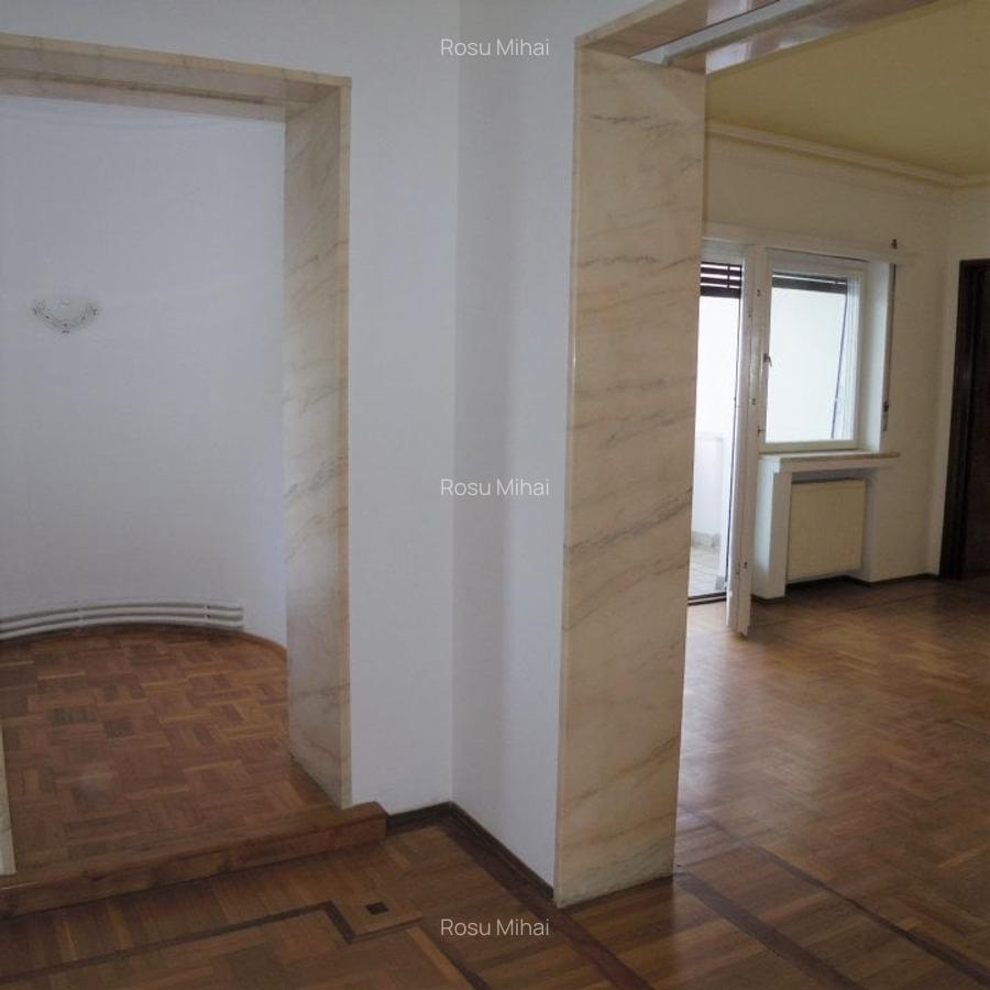 Universitate, Intercontinental, Blocul Roșu - 7