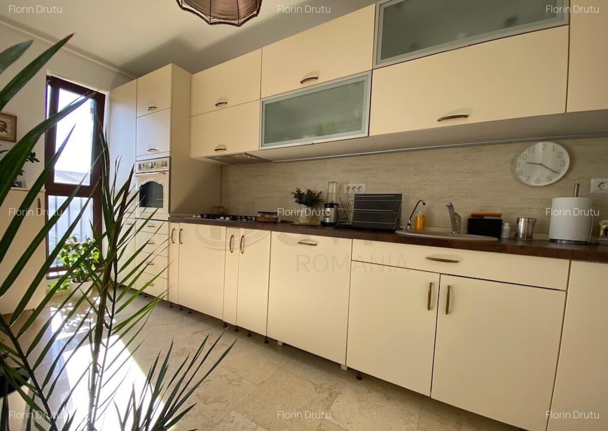 Apartament 3 camere - mobilat -2 parcari incluse - 5