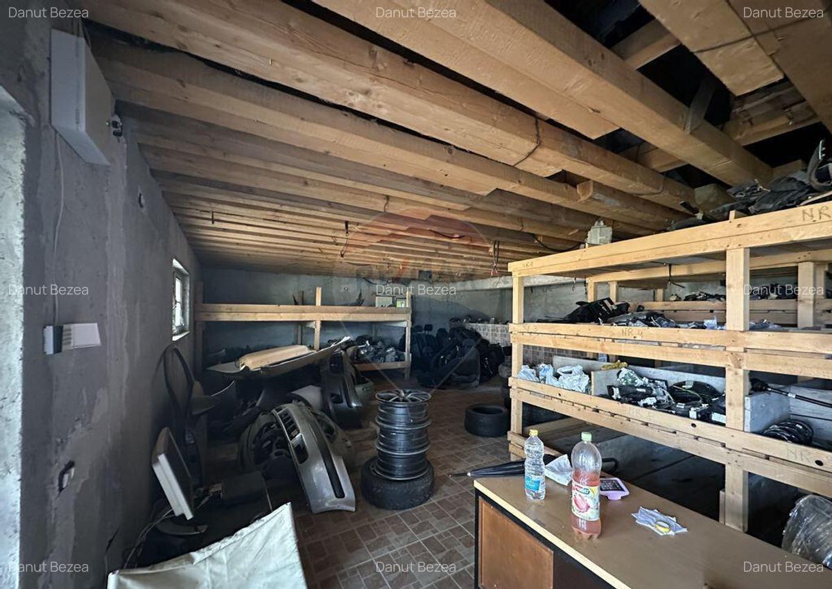 Casa sau Spatiu Dumbraveni langa DN E85 - 13