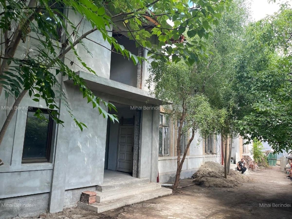 Vilă 2 corpuri – construcție 2012 + casă veche interbelică, curte generoasă - 9