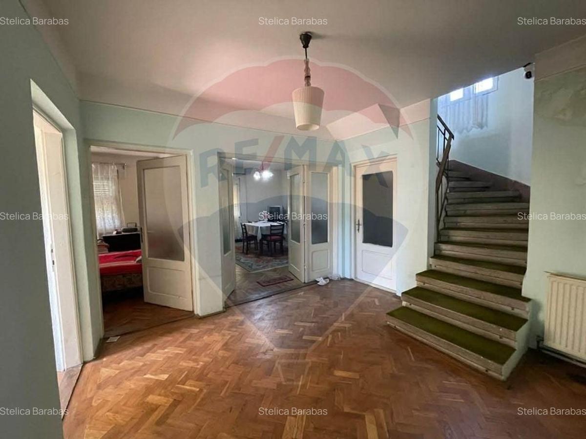 Casa / Vila spatioasa cu curte generoasa in Urlati - 3