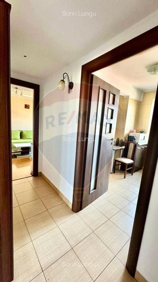 Apartament cu 3 camere semidecomandat, mobilat în 1 Mai - 8