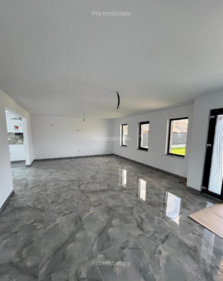 Vanad casa noua in Cordun - 6