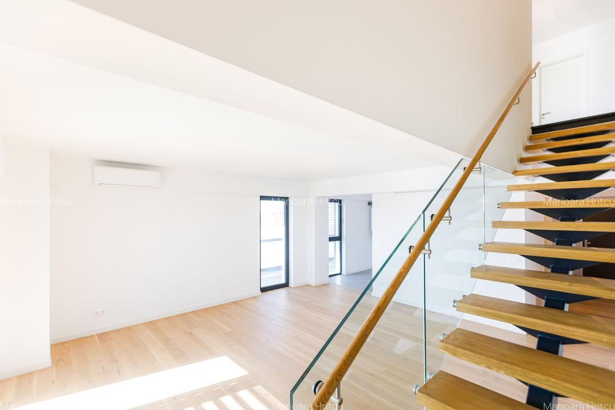 Penthouse 4 camere, cu finisaje premium, disponibilitate imediata - Comision 0 - 12