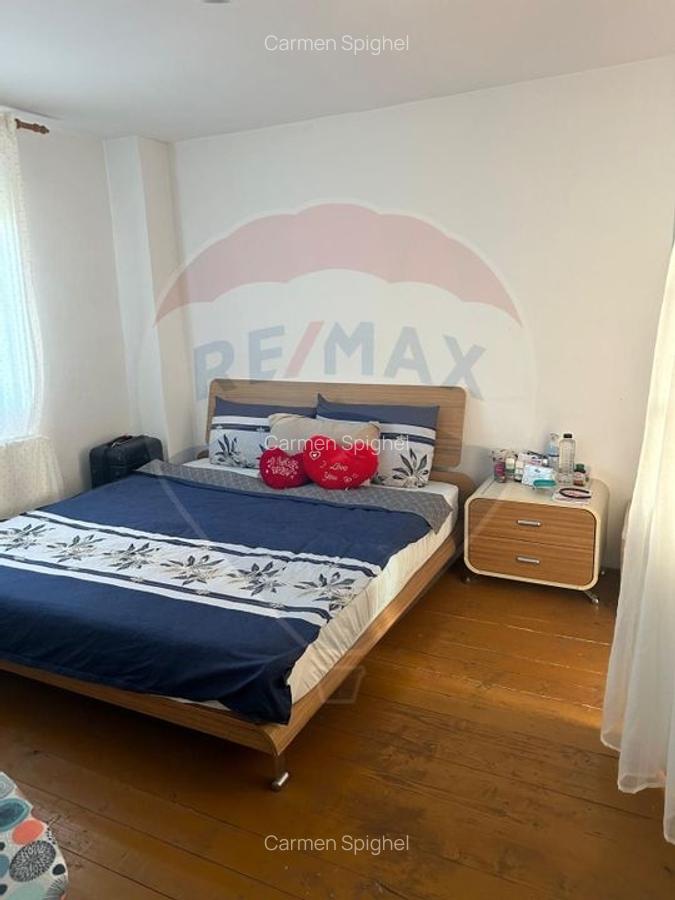 De vanzare casa 4 cam., teren 2510,  400 m de statia de metrou 1Mai - 6