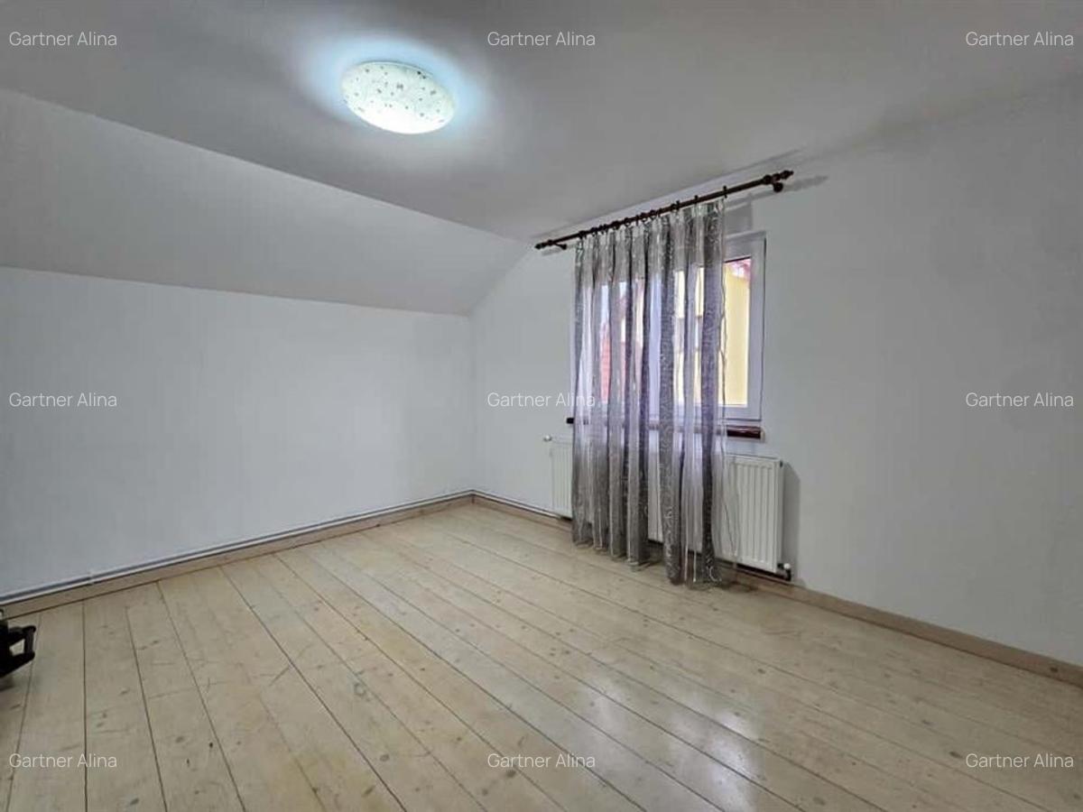 Casa individuala cu 5 Camere 3 Bai si Curte in Cristian - 11 Casa individuala cu 5 Camere 3 Bai si Curte in Cristian - 11