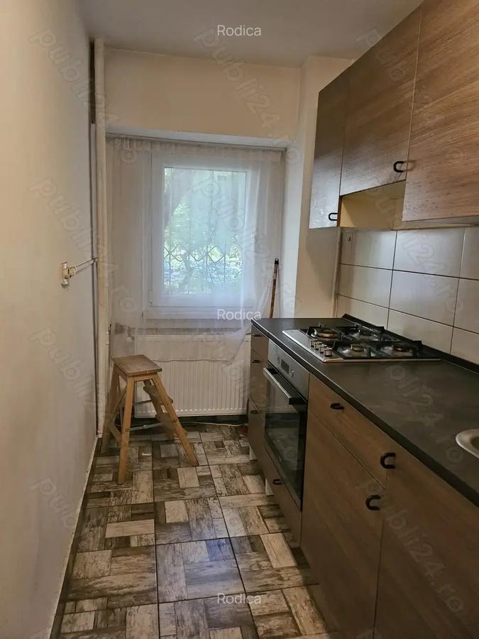 Garsoniera decomandata Aleea Tomesti metrou Aparatorii Patriei Berceni, Sector 4 - 5