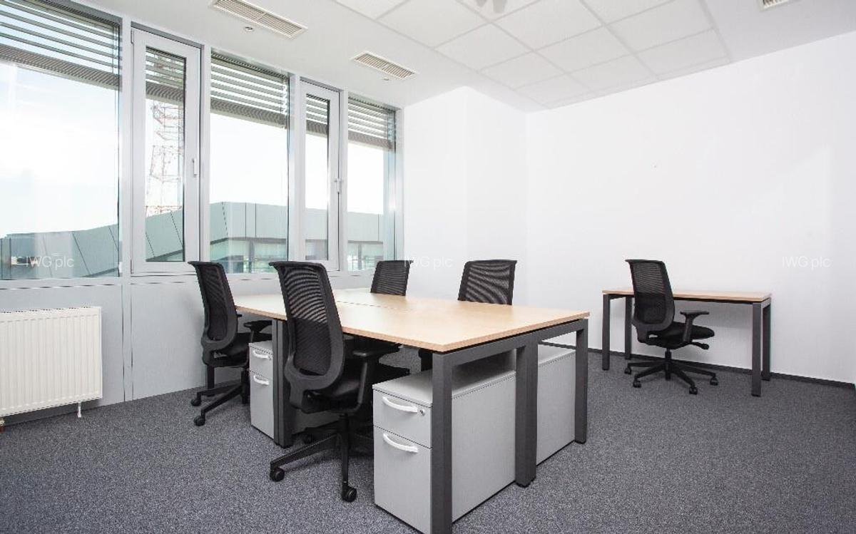 Spa?iu de birou privat pentru 5 persoane in Regus Sun Business Centre - 11