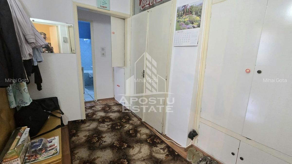 Apartament cu 2 camere, decomandat, etaj intermediar, zona Soarelui - 3