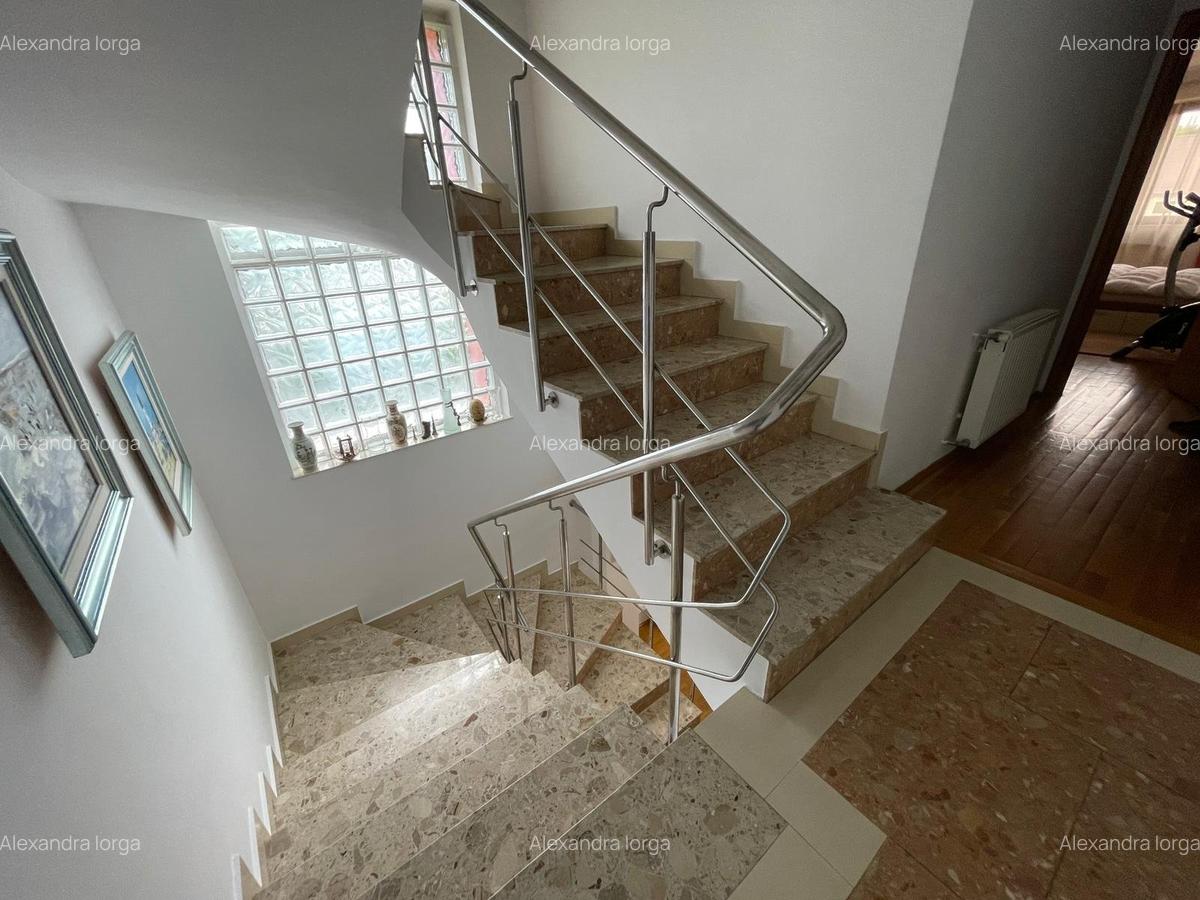 APARTAMENT IN VILĂ 5 CAMERE,4 BĂI,3 TERASE,2 LOCURI DE PARCARE,CURTE - 9