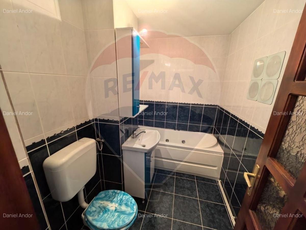 Prima inchiriere - Apartament 3 camere  + garaj in zona Central - 6