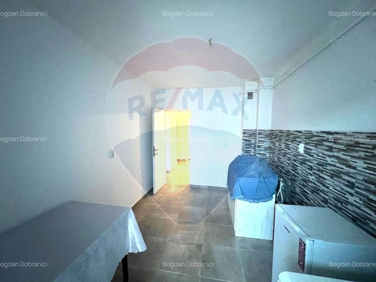 Apartament cu 3 camere decomandate de vanzare in zona Republicii - 9