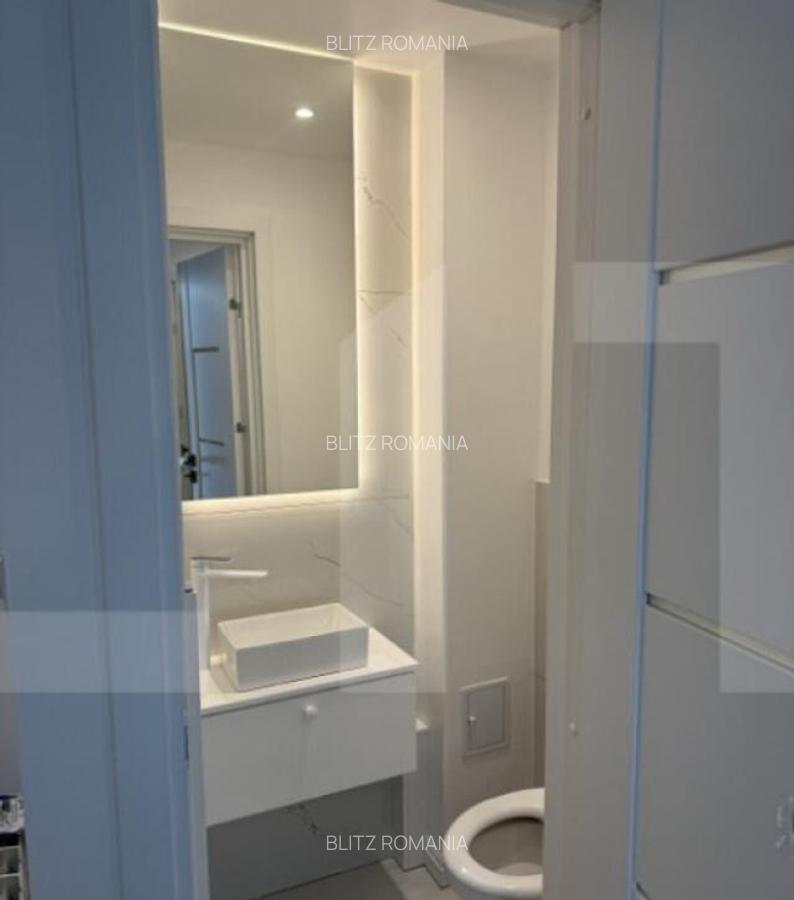 Apartament cu 3 camere, decomandat, 72 mp, zona Pia?a Mare - 10