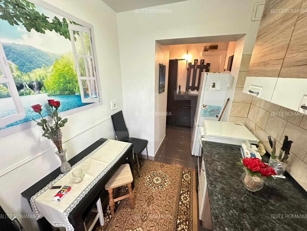 Apartament 2 camere, semidecomandat, 40 mp, zona Micro - mobilat si utilat - 7