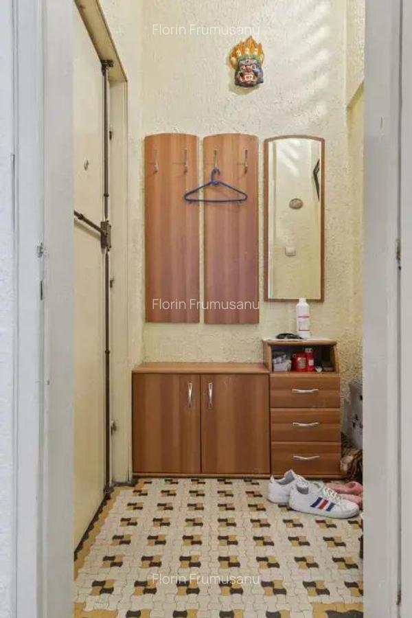 Apartament 4 camere, 117 mp,etaj 1, ultracentral P-?a Sfin?ii Voievozi, ASE - 15