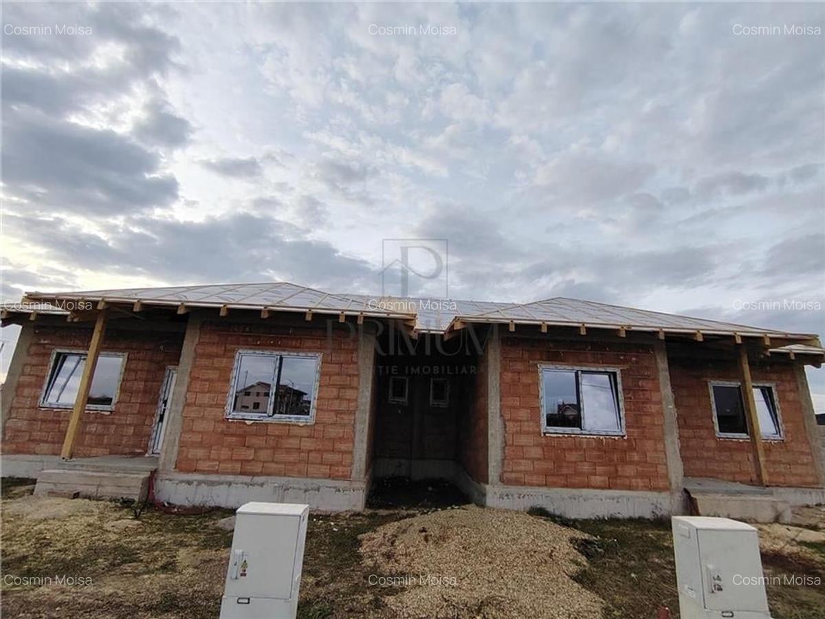 Duplex separat prin baie - toate utilitatile - proiect deosebit. - 1