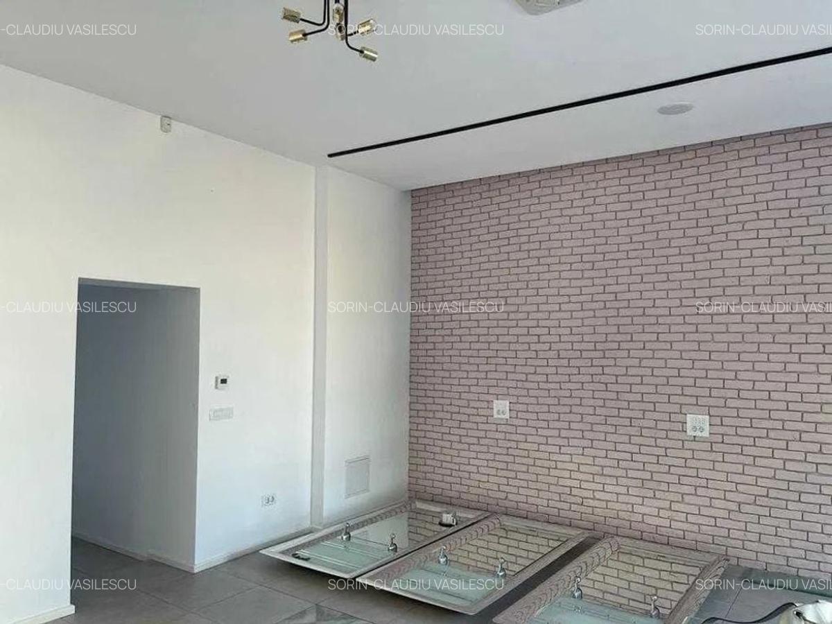 Poarta 6-spatiu comercial finisat modern cu 2 intrari - 32