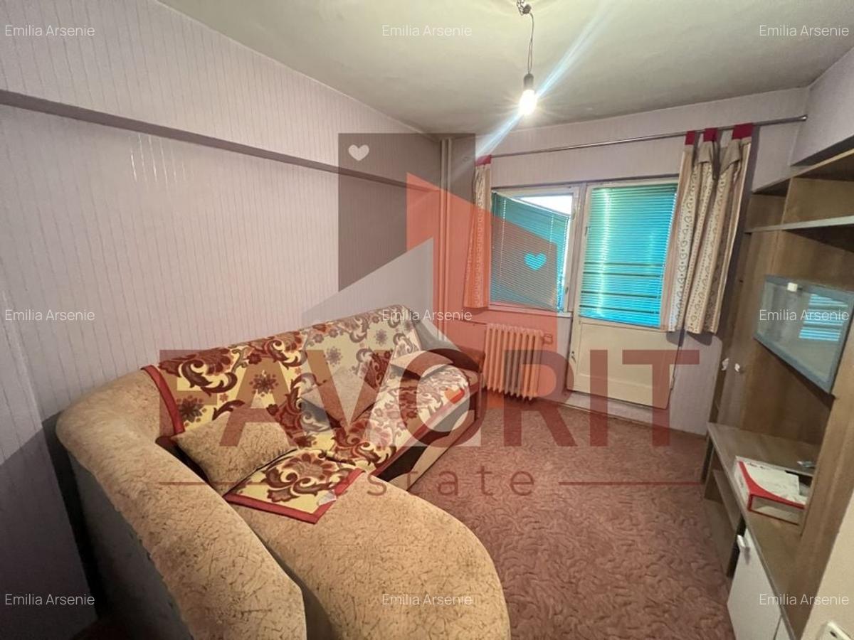Oportunitate de cumpărare - Apartament 4 camere decomandat, zona Șagului - 2