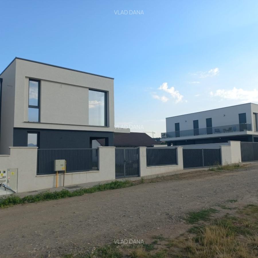 Casa moderna tip vilă în Alba Iulia – zona Schit/Mamut str Sliven - 2
