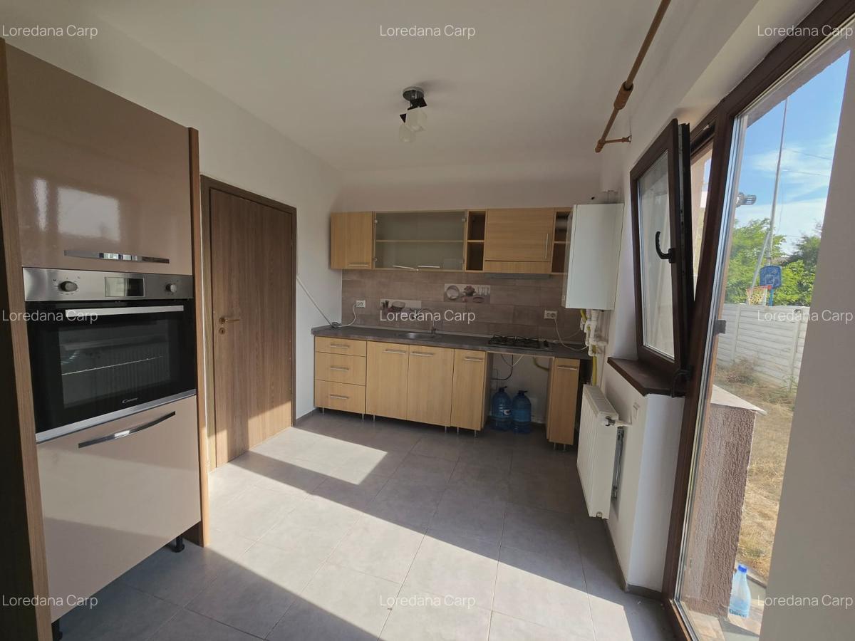 Vila duplex-mobilata si utilata - 4 camere - 2 bai-dressing- str asfaltata- - 3