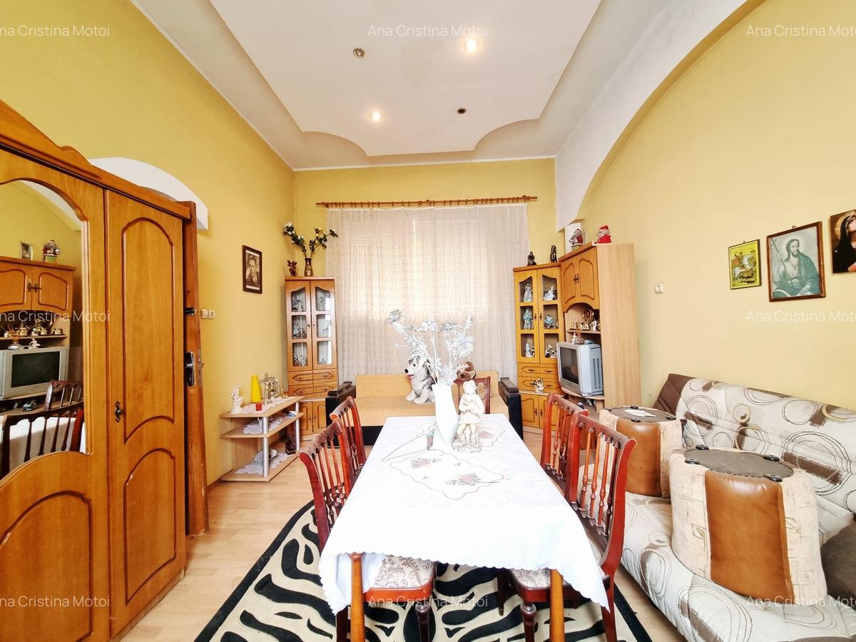 Casa situata intr-o zona buna a orasului - 8