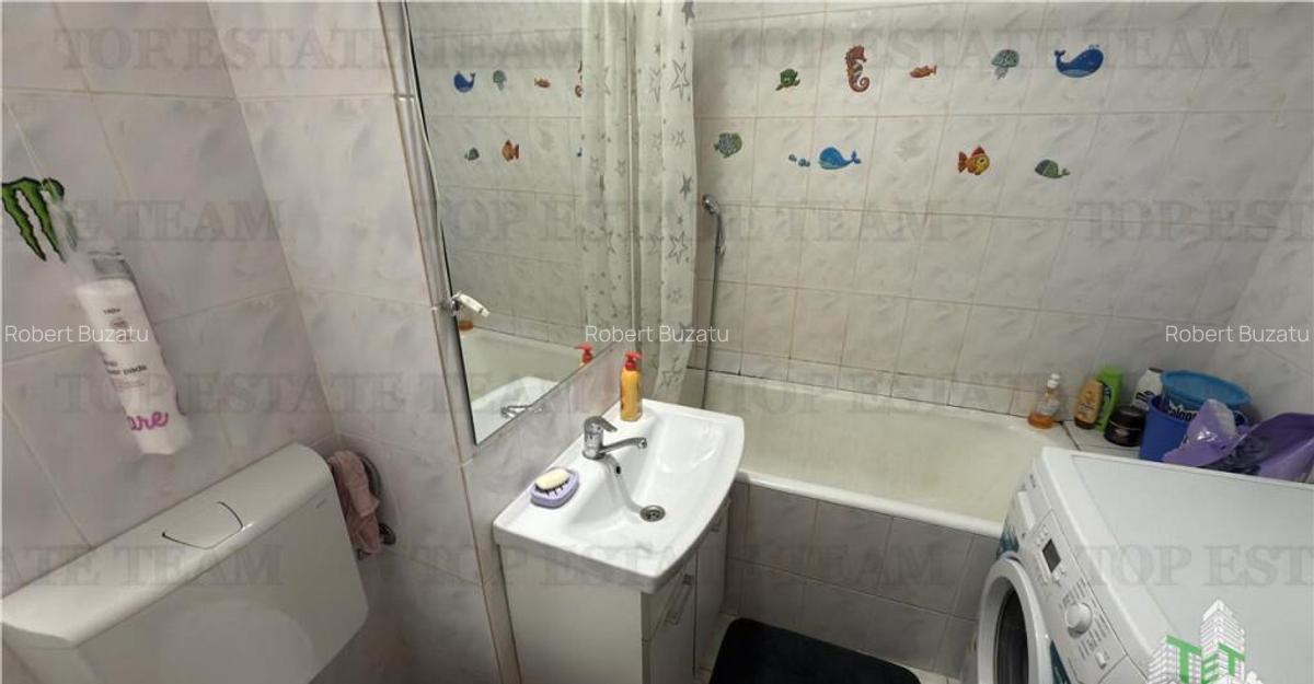 Apartament 3 camere 2 bai bloc 1984 zona metrou 1 Decembrie - 7