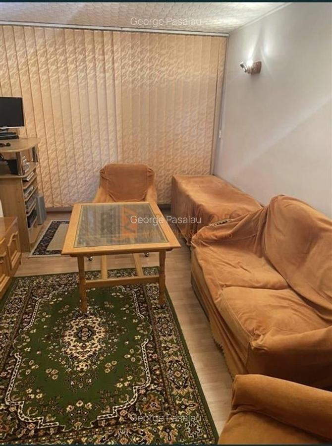 Apartament 4 camere cf 1 decomandat zona Centru - 2