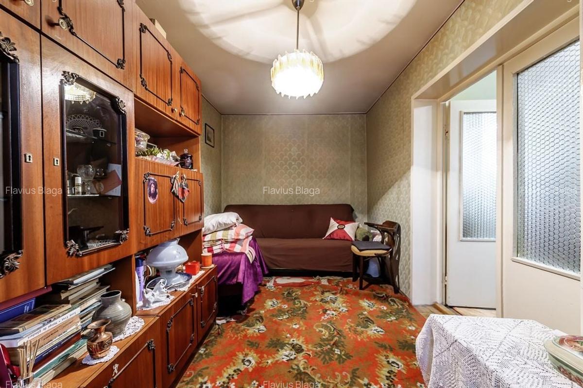 Rar pe piata 3 camere, etaj 1, vedere spre Mureș strada Praporgescu - 8