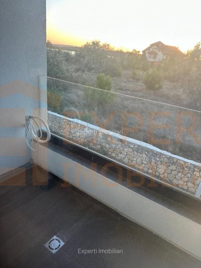 Vila deosebita de vanzare - zona Mamaia Nord pe malul lacului - 6