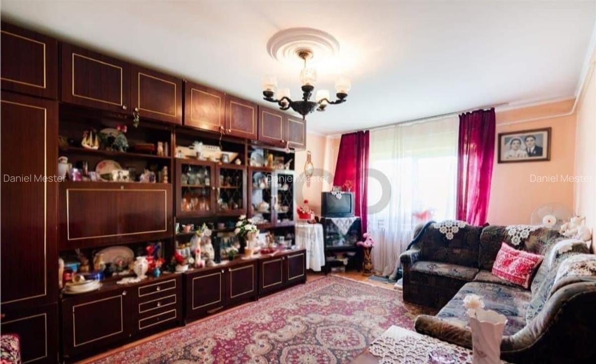 Apartament cu 3 camere decomandat în Rogerius - 2