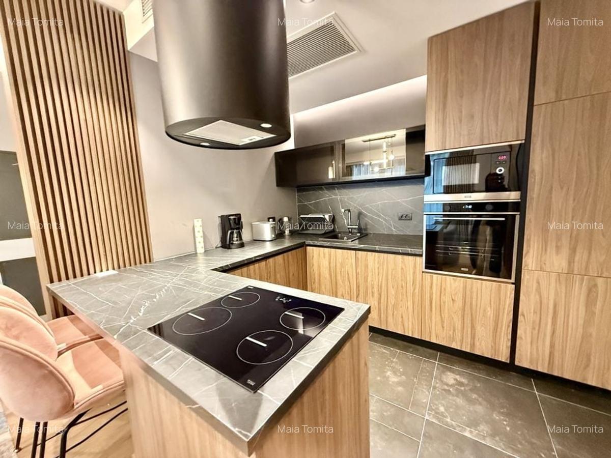 One Eliade / disponibilitate imediată - 7