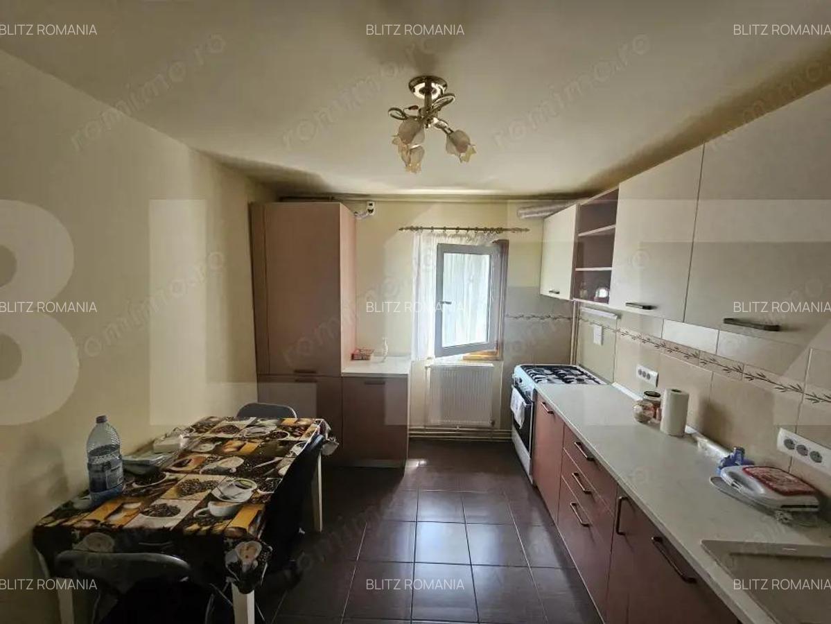 Apartament de vanzare, cu 4 camere, 77 mp, zona Soarelui - 9