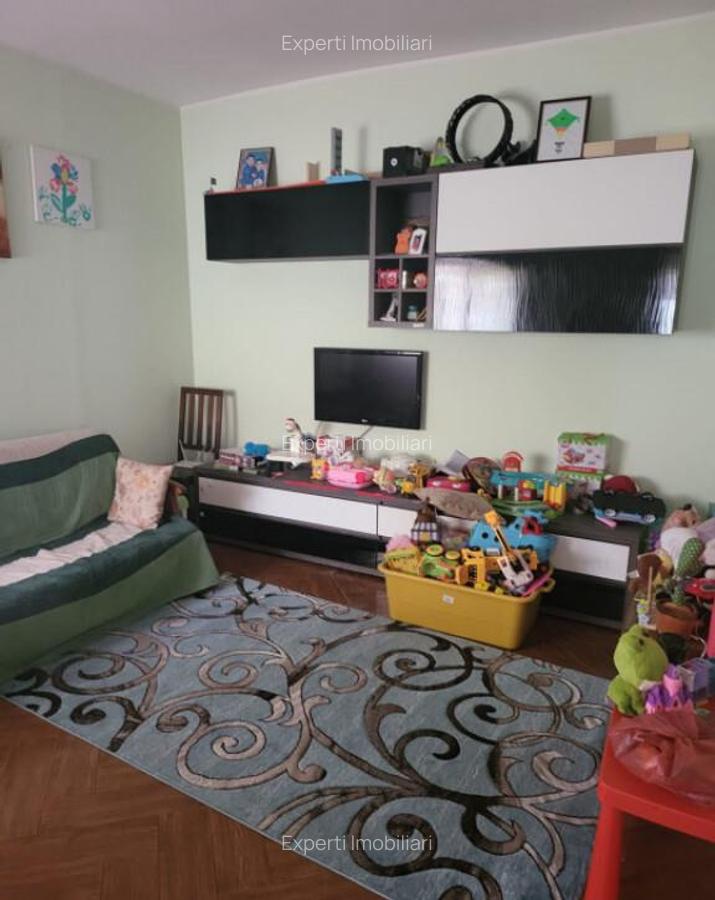 Casa situata in zona Bratianu din caramida - 17