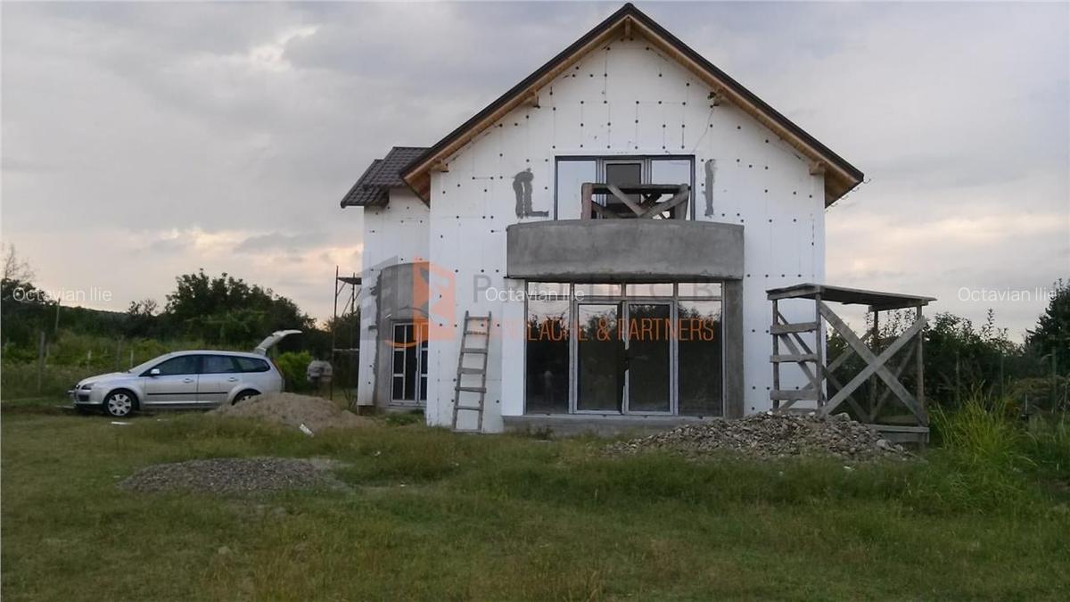 Casa tip P+M in localitatea Zoresti - 15