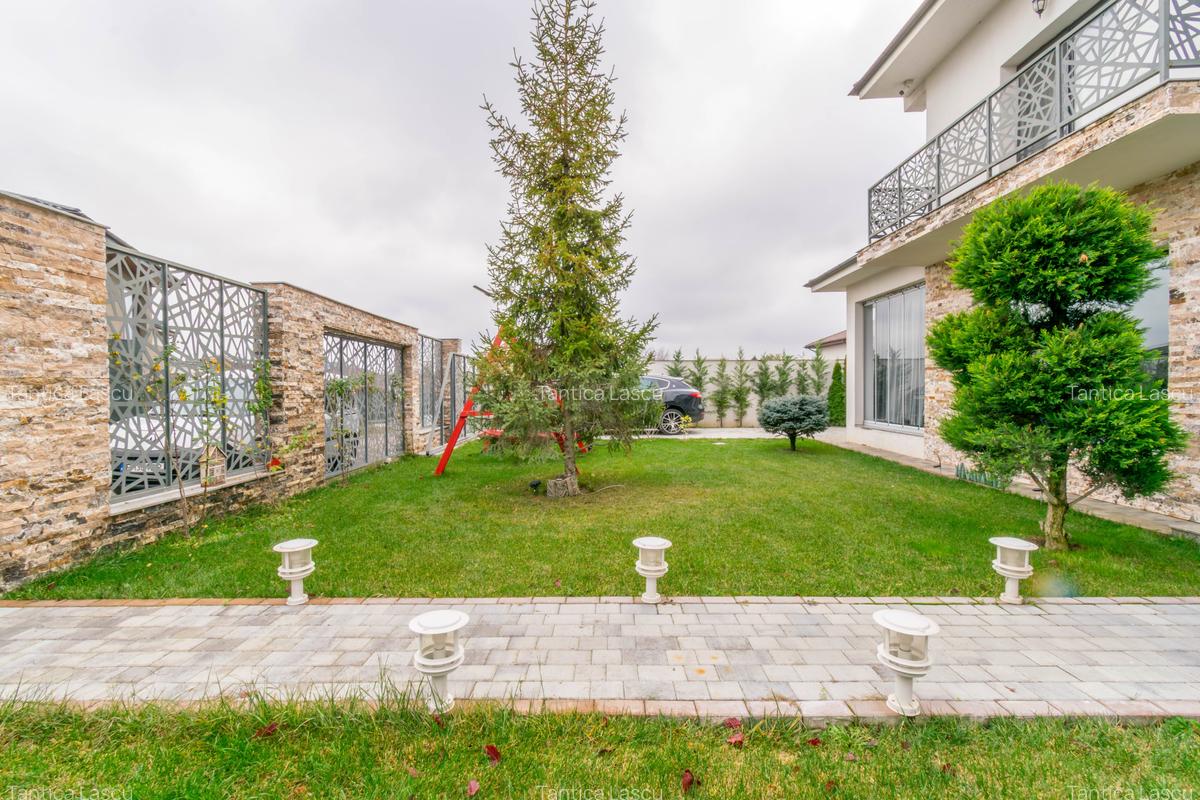 Locuinta construită pentru a fi locuită, nu doar admirată, complet mobilata - 12