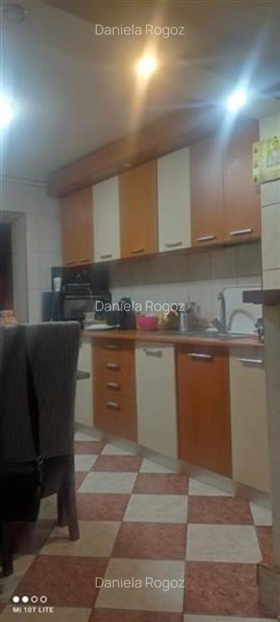 Apartament cu 4 camere decomandat în Fizicienilor - 3