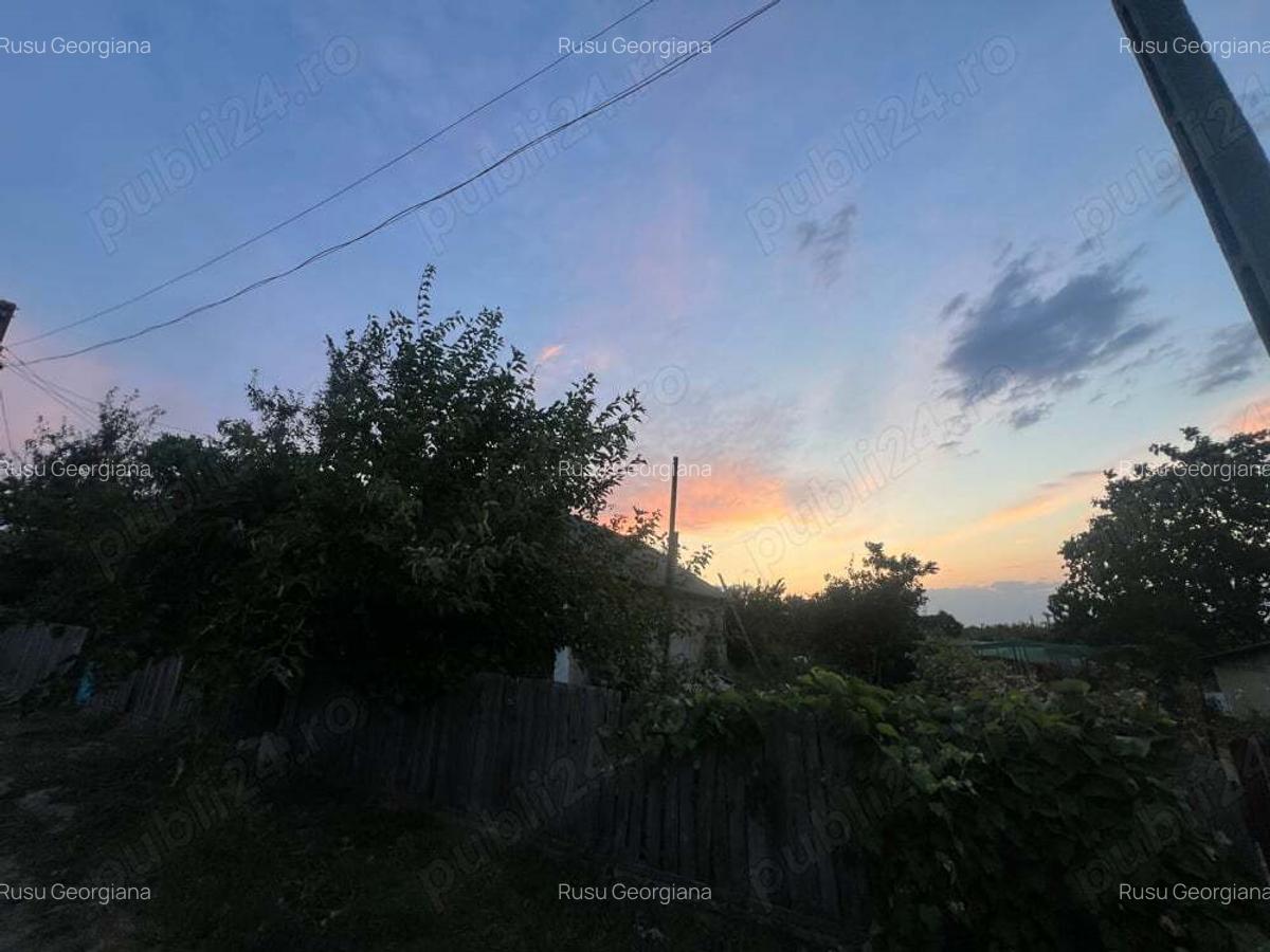 Casa batraneasca + teren - 8