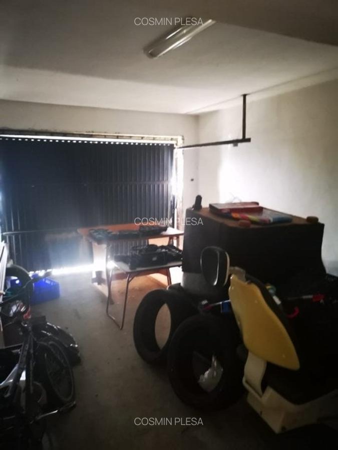 Casă cu 7 camere în Periferie - 23