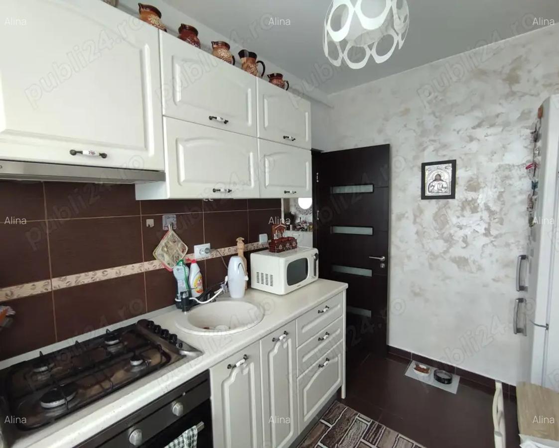Vand apartament cu 3 camere Suceava - 4