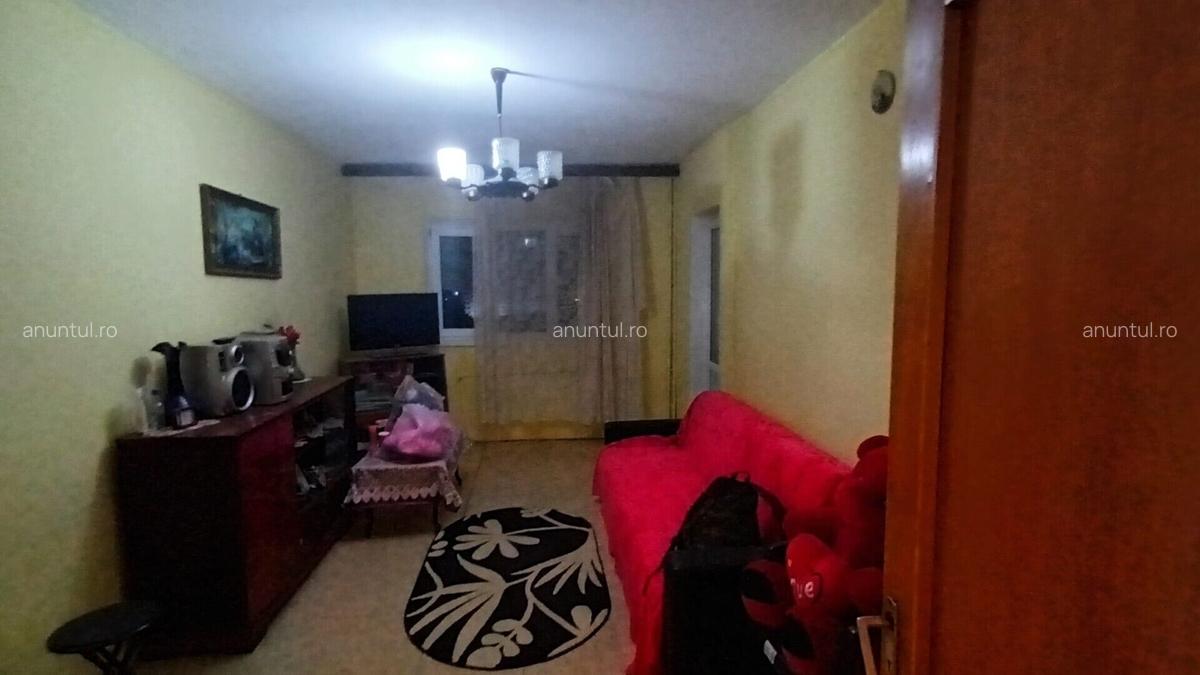 Titan, apartament 2 camere 1 Decembrie, 2 balcoane, an 1980 - 3